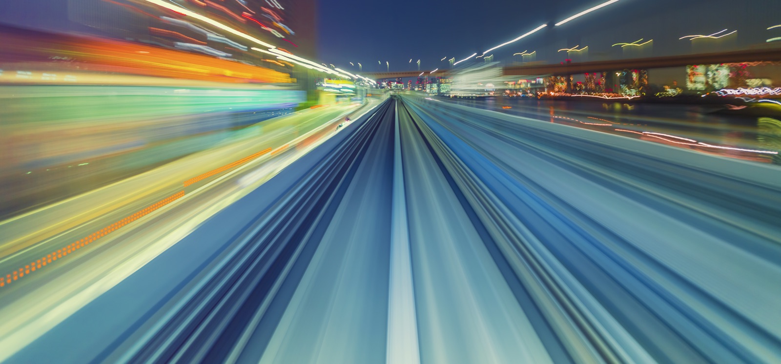 Stockfotografie High-Speed-Technologie-Konzept über eine Tokyo-Schwebebahn